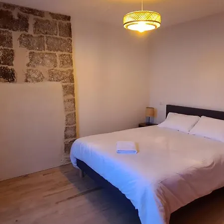 Vers Le Beau Nocleg ze śniadaniem La Romieu